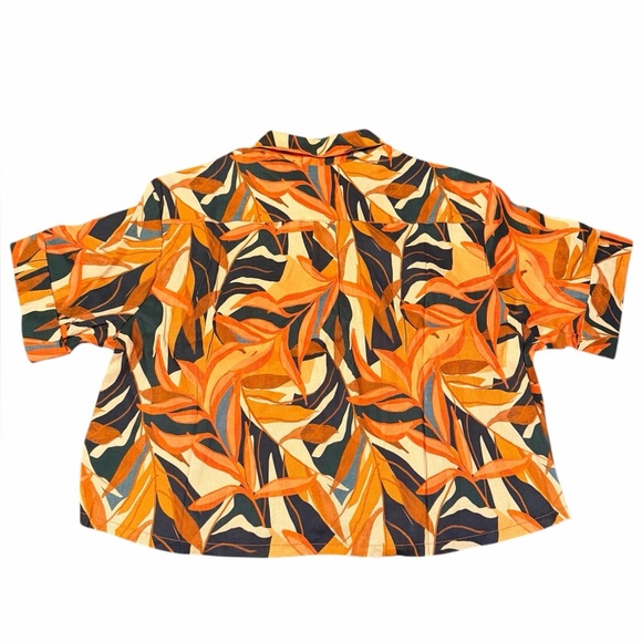 Shore cropped button up size Small oversized NWT - Picture 2 of 4